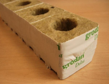 Strip of 8 Rockwool cubes for Vivigrow Planter